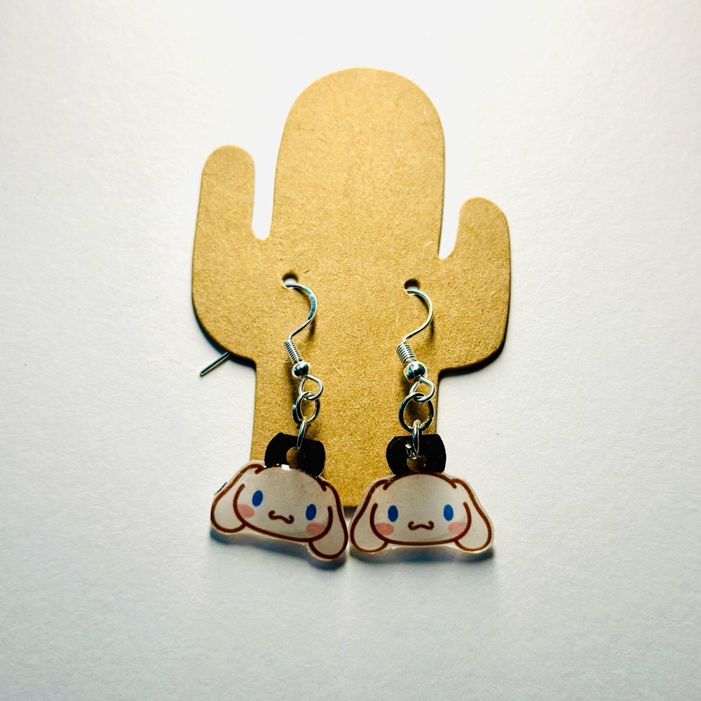 Cinnamon roll earrings